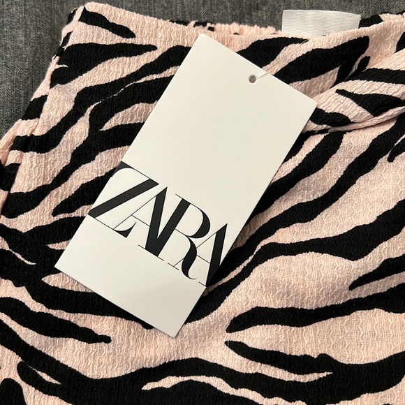 Girls Zara size 8 zebra print skort looks like shorts in the back & skirt front - Picture 3 of 4